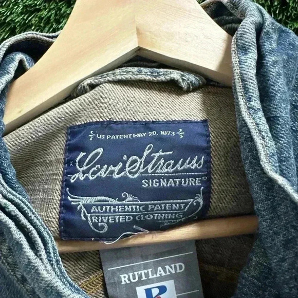 Leviโs  Mid Wash Denim Jacket Medium - Picture 3 of 6